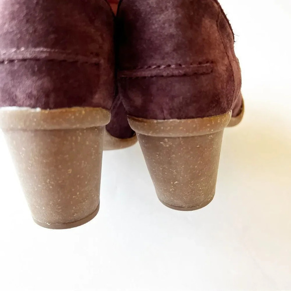 Clarks Unstructured Dark Purple Suede Penny Loafer Size 8.5 Rubber Heel Academia - Picture 7 of 8